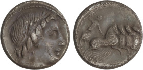 Denario. 86 a.C. ANÓNIMA. Anv.: Cabeza laureada de Apolo Vejovis a derecha. Rev.: Júpiter en cuadriga a derecha. 3,72 grs. AR. (Oxidaciones). Pátina. ...