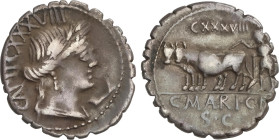 Denario. 81 a.C. MARIA. C. Marius C.f. Capito. Anv.: Cabeza laureada de Ceres a derecha, encima XXXVIII, debajo la barbilla símbolo, detrás CAPIT. Rev...