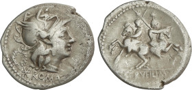 Denario. 136 a.C. SERVILIA. C. Servilius M. f. Augur. Anv.: Cabeza de Roma a derecha, detrás corona / *, debajo ROMA. Rev.: Dioscuros galopando en sen...