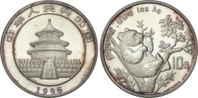 10 Yuan. 1995. 31,06 grs. AR. Panda en árbol comiendo rama de bambú de 9 hojas. KM-732.1. SC.