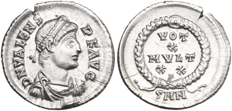 Valens (364-378). AR Siliqua, Nicomedia mint. Obv. DN VALENS PF AVG. Pearl-diade...