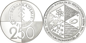 Ausbeute, Bergbau, Hüttenwesen
 Silbermedaille 2015. 250 Jahre Lehrbetrieb der TU Bergakademie in Freiberg. Bergakademie-Emblem / Sechseck mit Period...