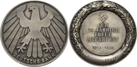 Banken
Deutsche Bank Silbermedaille o.J. (graviert 1913-1938). Auszeichnung für 25 Jahre treue Mitarbeit bei der Deutschen Bank, verliehen an Richard...