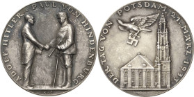 Drittes Reich
 Silbermedaille 1933 (K. Goetz) Auf den Tag von Potsdam. Hitler und Hindenburg stehen einander gegenüber und reichen sich die Hand / Ad...