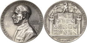 Drittes Reich
 Silbermedaille 1934 (K. Goettz) Auf die Schaffung des Einheitsstaates. Brustbild Hitlers nach links / Wappen als Bausteine zwischen Sä...