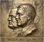 Drittes Reich
 Einseitige Bronzegussplakette o.J. (HF) Hitler - Mussolini. Brustbilder der beiden nebeneinander nach links, im Hintergrund Reichsadle...