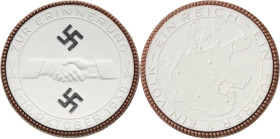 Drittes Reich
 Weiße Porzellanmedaille 1938 (Meißen) Einmarsch in das Sudentenland. 2 verschlungene Hände, darüber und darunter das HK / Landkarte vo...