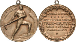 Eisenbahnen
 Bronzemedaille 1919. Stollendurchschlag für die rechtsufrige Moselbahn bei Treis-Bruttig. Stollenarbeiter / 6 Zeilen Schrift im Weinrebe...