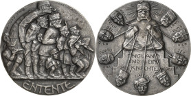Erster Weltkrieg
 Eisengussmedaille 1917 (Hans Harders) Entente - England und seine Knechte. Vertreter der Entente im Kriechgang nach rechts / John B...