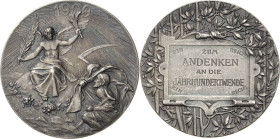 Geschenkmedaillen
 Silbermedaille 1900 (Mayer & Wilhelm) Andenken an die Jahrhundertwende. Vor Sonne geflügelter Genius mit Palmzweig und Fackel über...