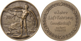Slg. Joos - Medaillen, Plaketten, Abzeichen der Luftfahrt 1783-1945
 Bronzemedaille 1918 (Awes Münze, Berlin) 10 Jahre Luftfahrzeug-Gesellschaft. Ika...