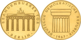 Medaillen
 Goldmedaille 1967 (Münze Berlin) Brandenburger Tor. Ansicht / Säule. 26,5 mm, 15,05 g. Ca. 900er Gold GOLD. Stempelglanz