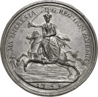 Habsburg
Maria Theresia 1740-1780 Einseitige Zinnmedaille 1743. Erinnerung an ihre Krönung als ungarische Königin. Maria Theresia zu Pferd nach links...