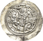 Fulda, Abtei
Heinrich III. 1192-1216 Brakteat Sitzender Abt mit Mitra bicornis, Krummstab und Palmzweig zwischen 4 Türmen, HCNREVIS HBAEERVCI Gaetten...