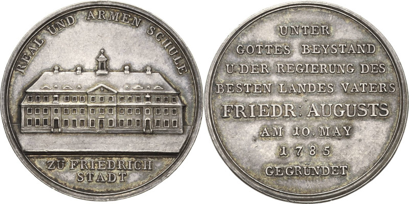 Dresden
 Silbermedaille 1785 (J. F. Stieler) Gründung der Real- und Armenschule...