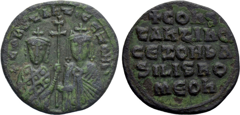 CONSTANTINE VII PORPHYROGENITUS with ZOE (913-959). Follis. Constantinople. 

...