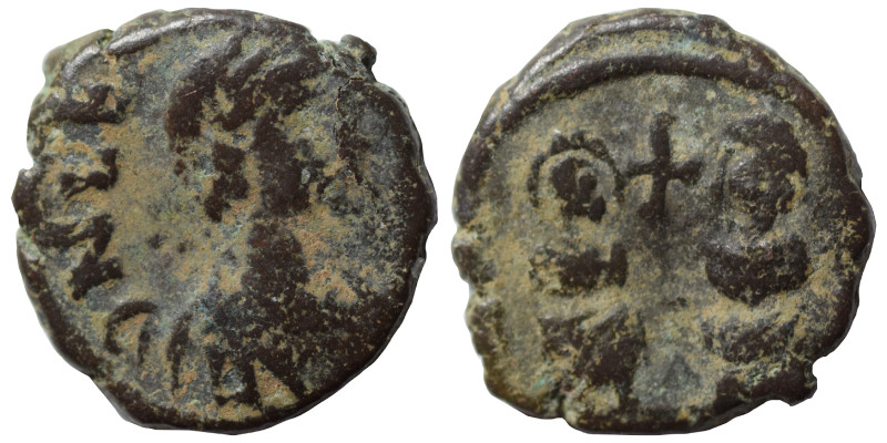 Leo I. 457-474. Nummus (bronze, 1.17 g, 12 mm). D N LE[...] Pearl-diademed, drap...