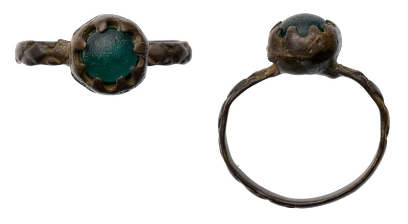 Roman Ring with Green Stone. Bronze Æ (2.3 gr), 1st - 2nd Century AD. A ring wit...