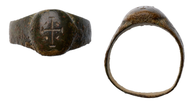 Byzantine Ring with Cross Potent. Bronze Æ (5.3 gr.), 9th Century AD. A bronze f...