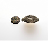 Lot of 2 stamp seal rings with engraved animals. Broken. LOT AS SEEN NO RETURN