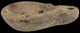 Antike Objekte
 kleine Öllampe aus gelblichem Ton, mit Resten eines braunen Überzugs, im Zentrum schreitende Figur, Durchmesser max. ca. 9,5 cm