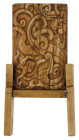 Ethnologika Asien
 China, feine Bein Schnitzerei einer Tafel in einer Holzbox, die Vorderseite ist in abstrakter Art mit einem menschlichen Gesicht u...