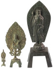 Ethnologika Asien
 China (?), schönes Lot aus drei stehenden Bronze Buddhas mit Mandorlen in Form von Flammen, unbedingt besichtigen