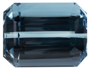Mineralien
 Blauer Topaz im Baguettschliff zu ca. 450 ct. Lupenrein mit schöner klarer Farbe