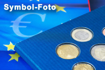 Bundesrepublik (Euro)
 €-Konvolut aus Sammlungsauflösung, über 100 Gedenkmünzen, zum Teil in Laden, vielfach gekapselt, einige Sets in ovp, dazu noch...
