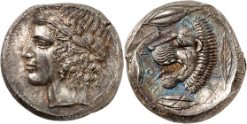 LE MONDE GREC
Sicile
Léontinoi. Tétradrachme vers 430-425 av. J.-C. Tête laurée d'Apollon à gauche / Tête de lion à la mâchoire ouverte à gauche, en...