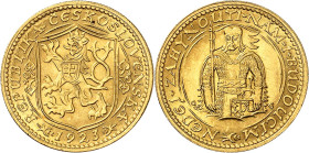 TCHÉCOSLOVAQUIE
Première République, 1918-1938. Ducat 1923, Kremnitz. Écu avec le lion tchèque et les armoiries slovaques. Date à l'exergue / Saint V...