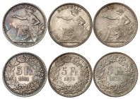 SUISSE
Confédération
Lot de 3 monnaies : 5 Francs 1851 A, Paris, 5 Francs 1874 B, Berne, et 5 Francs 1874 B, Bruxelles. Helvetia assise à gauche sur...