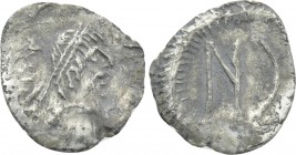 JUSTIN II (565-578). 250 Nummi or Half Siliqua. Contemporary imitation of Rome.