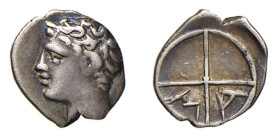 GALLIA - MASSALIA (Circa 121-89/49) OBOLO gr.0,6 -D/Testa di Apollo a s. R/Ruota a 4 raggi con M A - Ar - Sng. Leipzig 13 SPL