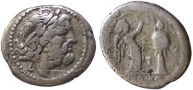 APULIA - LUCERIA (214-212 a.C.) VITTORIATO gr.3,1 - SERIE L-T -D/Testa di Giove a d. con L. sotto il collo R/Vittoria in piedi incorona un trofeo con ...