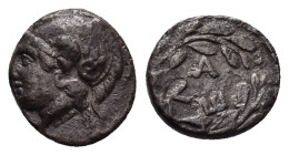 AEOLIS. Elaia.(4th-3rd century BC).Obol.

Obv : Helmeted head left.

Rev : EΛΑ.
Wreath.
SNG Munchen 383. 

Condition : Very fine.

Weight : 0.94 gr
Di...