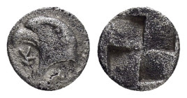 AEOLIS.Kyme.(Circa 480-450 BC).Obol.

Obv : Eagle’s head left.

Rev : Quadripartite incuse square.
SNG Copenhagen 31.

Condition : Very fine.

Weight ...