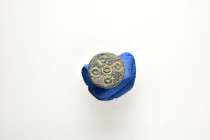 ANCIENT ROMAN BRONZE STAMP SEAL.(1st-2nd century).Ae.

Weight : 2.8 gr
Diameter : 12 mm