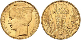 EUROPA. FRANKREICH. III. République, 1871-1940. 
100 Francs type Bazor 1935.
Friedb. 598, Gad. 1148, Schlumb. 495 Gold min. Rdf., vz