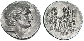 REINO SELEÚCIDA. Demetrio I. Antioquía año 158. Tetradracma (155-154 a.C.). AR 16,4 g. SBG-7015 vte. Ligeras concreciones en el anv. EBC-.