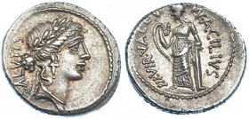 ACILIA. Denario. Roma (55 a.C.). A/ SALVTIS, de abajo a arriba. R/ MN ACILIVS III VIR VALETV, en ley. circular. sb-8. ffc-94. Rev. ligeramente descent...
