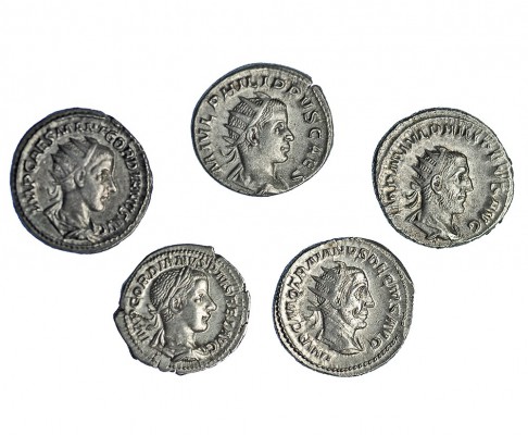 Lote de 5 monedas: denario, Gordiano III y antoninianos de: Gordiano III, Filipo...