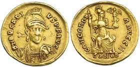 ARCADIO. Sólido. Constantinopla, H (397-402). R/ Constantinopilis sentada de frente con cabeza a izq., sosteniendo a la Victoria sobre globo y lanza; ...