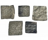 Lote de 5 monedas: 2 dírhems, anónimos (Vives-2088) y 3 moneta millarensis. MBC+.