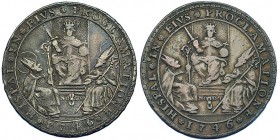 2 Medallas de proclamación. Sevilla. 1746. AR y AE 33mm. H-27 y 28. Con y sin nimbo en rev. MBC-.