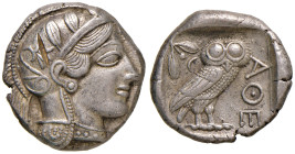 ATTICA Atene - Tetradramma (454-404 a.C.) Testa elmata di Atena a d. - R/ Civetta di fronte - S.Cop. 31 AG (g 17,21) 
SPL