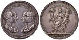 Medaglia 1810 Nozze per procura a Vienna di Napoleone con Maria Luisa D/ In alto in due linee: “FRANCISCVS I - NAPOLEON I M: LVDOVICA. M: LVDOV”: test...