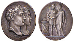 Medaglia 1810 Matrimonio a Parigi di Napoleone con Maria Luisa - Manca in Bramsen - AG (g 1,26 - 13 x 11,5 mm) Parrebbe trattarsi di medaglia resa abi...