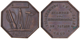 Gettone 1810 Pavimentatori di Parigi D/ Attrezzi per la pavimentazione. Esergo: “PAVAGE” - R= “DEPARTEMENT DE LA SEINE . 1810 .” Al centro: “CHAMBRE D...