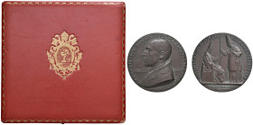 Pio XII (1939-1958) Medaglia 1942 - Opus: Mistruzzi AE (g 220 - Ø 86 mm) In bellissimo astuccio con lo stemma papale
FDC